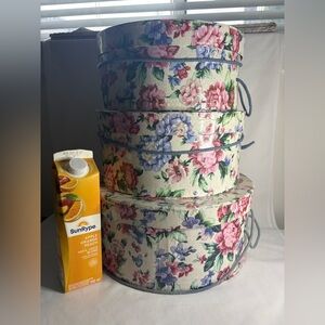 Set of three nesting round storage boxes or hat boxes